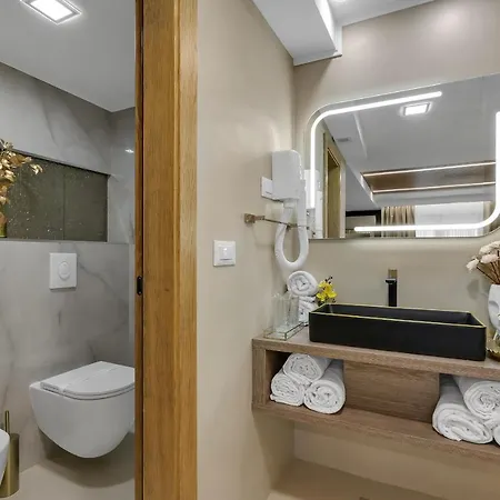 The Goldenhour Apartman