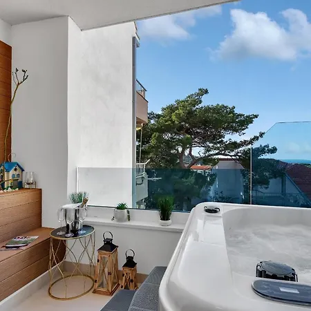 The Goldenhour Apartman *