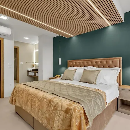 The Goldenhour Apartman *